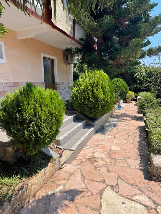 Elias Guest House Саранде Екстериор снимка