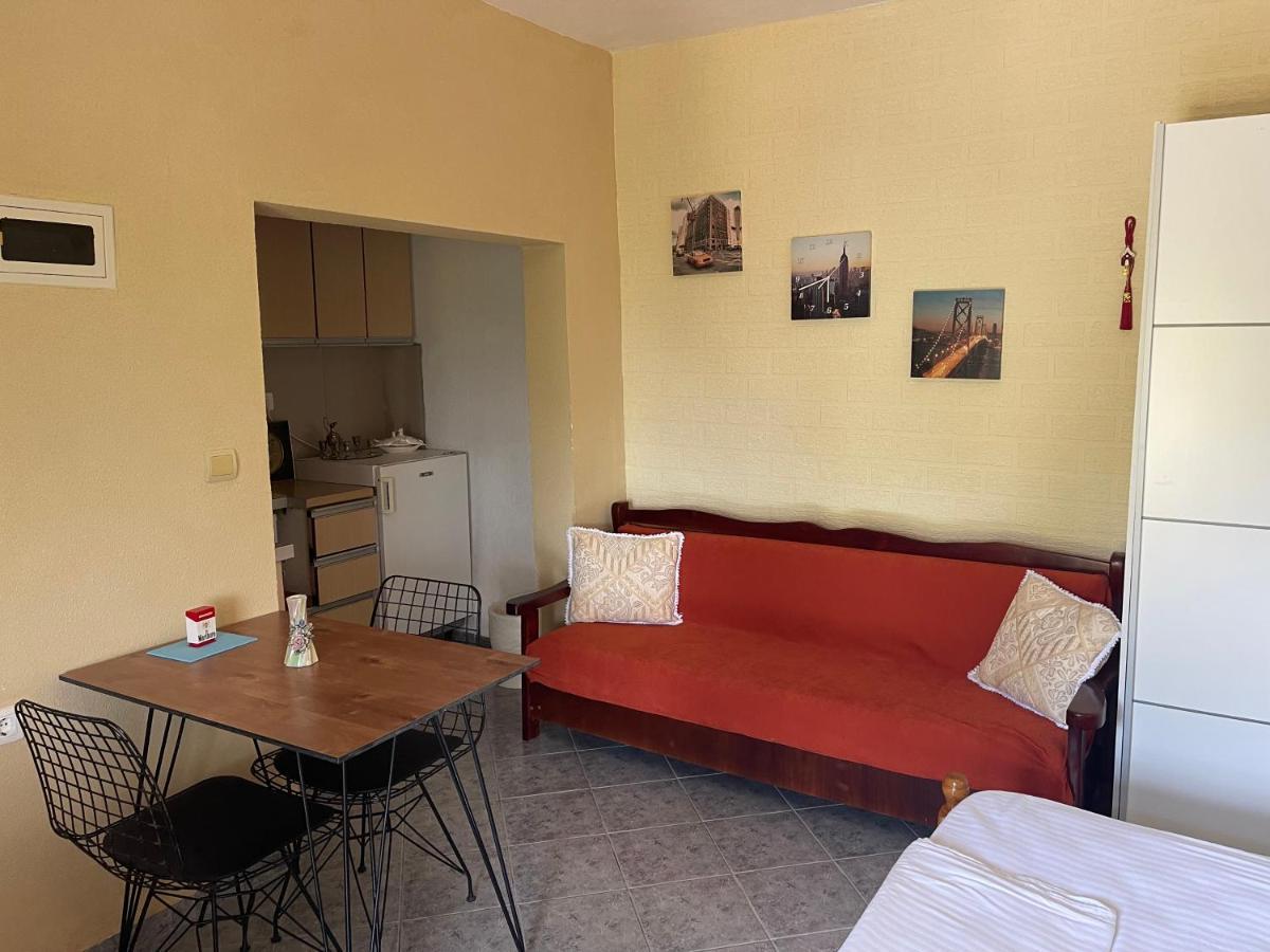 Elias Guest House Саранде Екстериор снимка