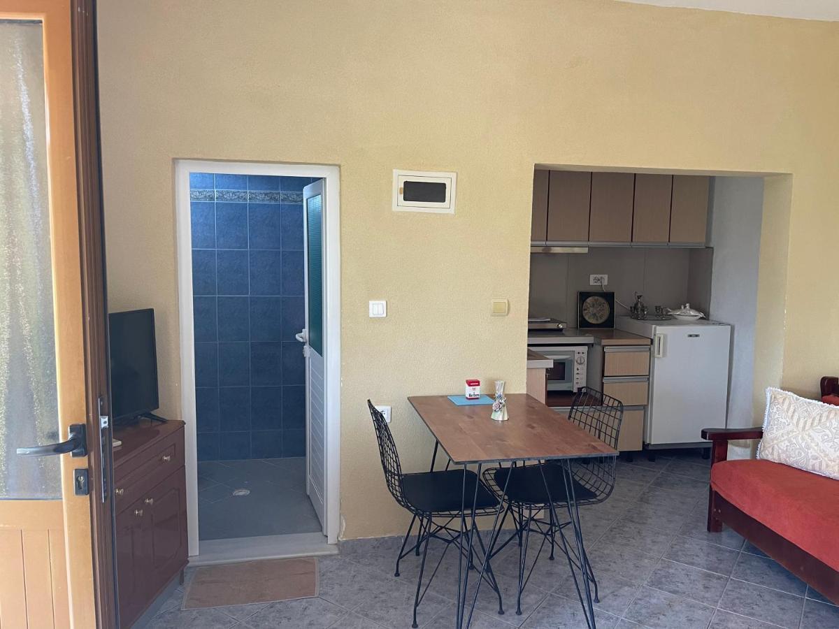 Elias Guest House Саранде Екстериор снимка